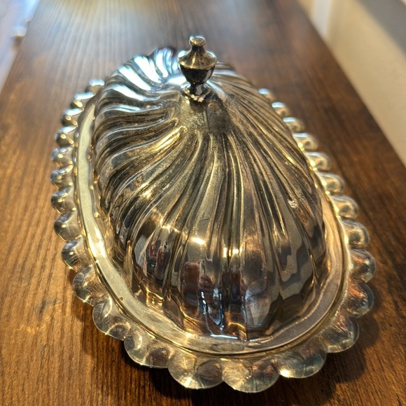 Lidded Butter Dish, Silverplated Retro Butter Mid Century Decor - Picture 4 of 10